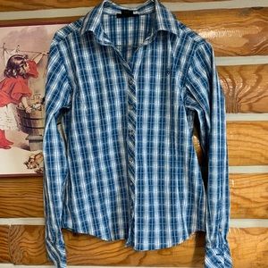 Fitted Ariat button up